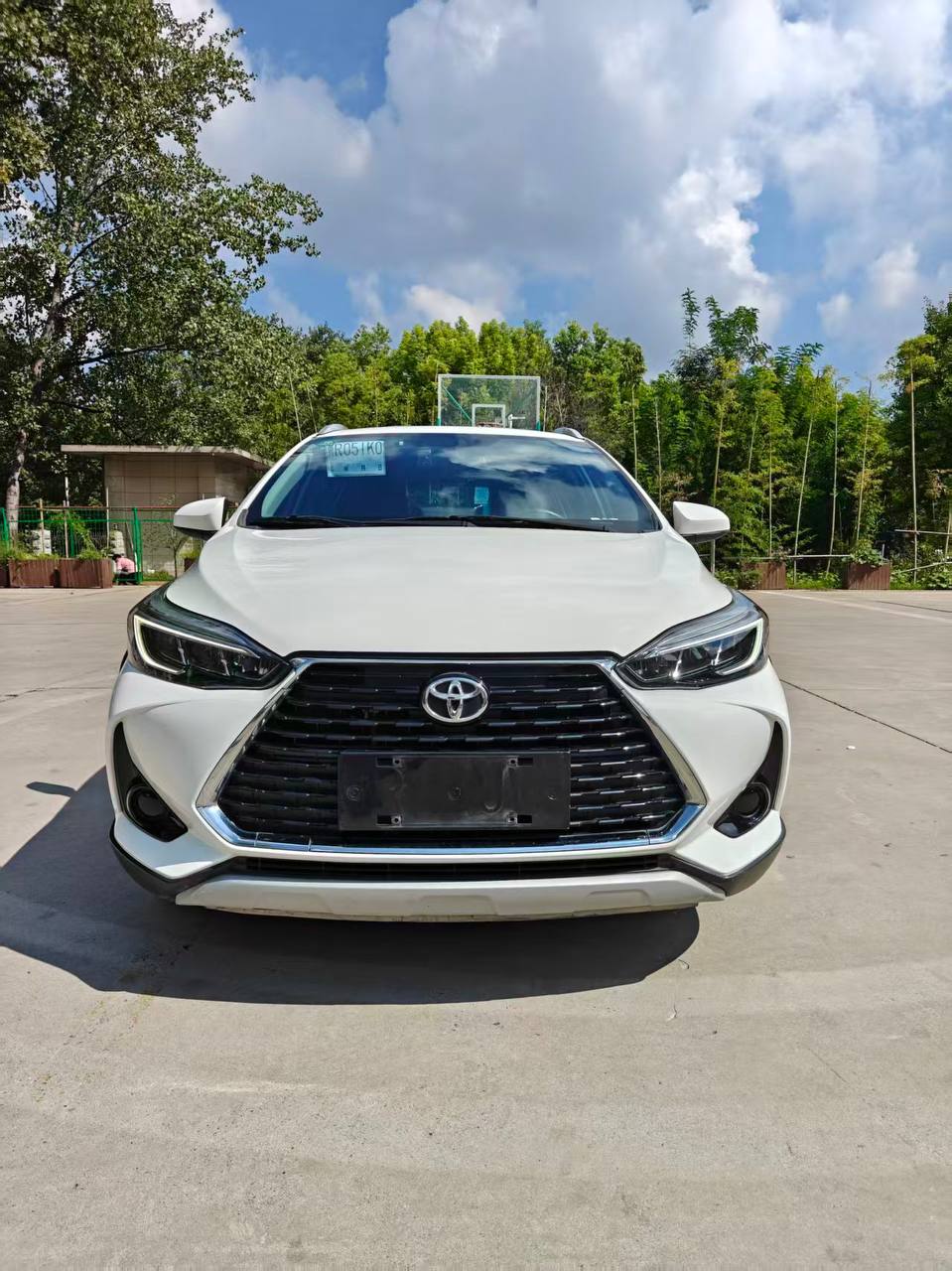 Toyota YARiS L, фотография 2