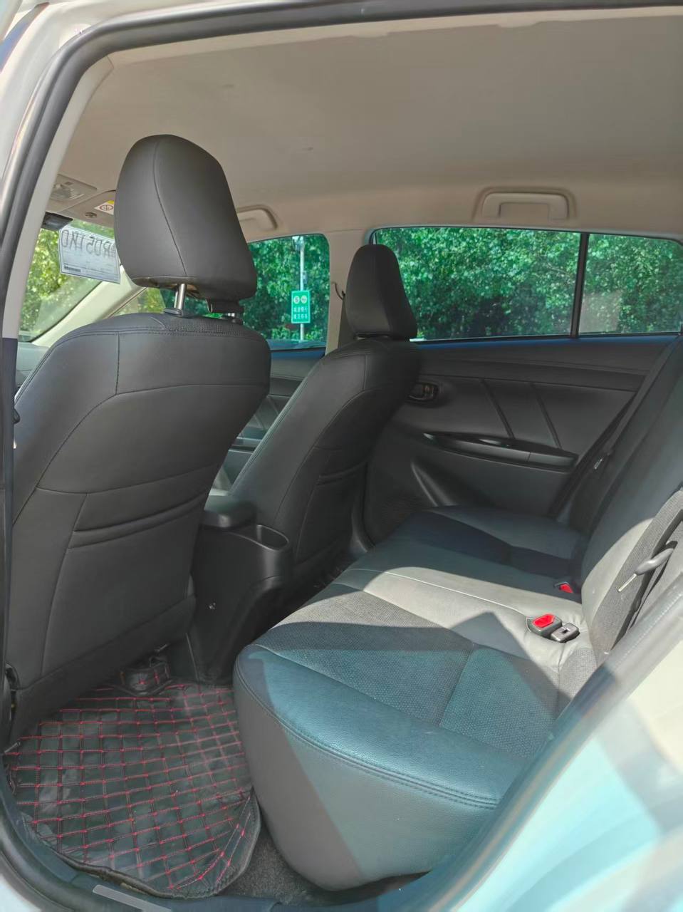Toyota YARiS L, фотография 9