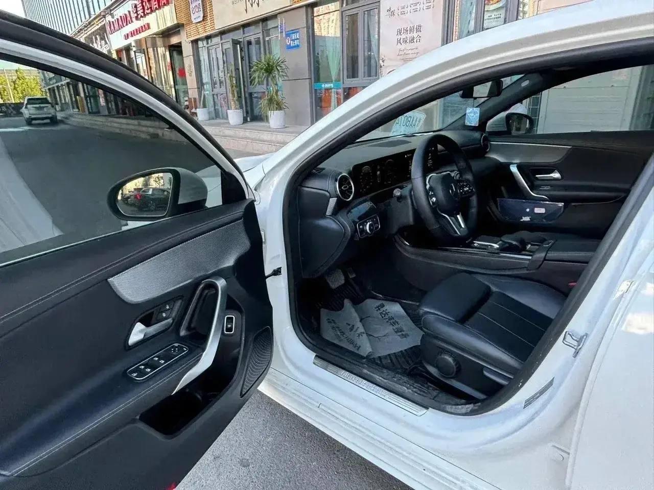 Mercedes A180L, фотография 2