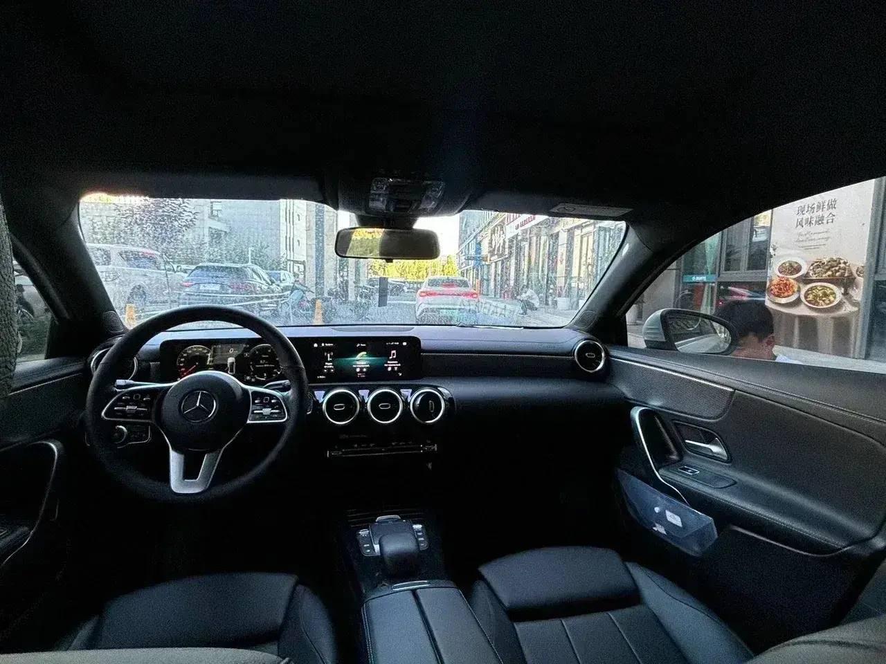 Mercedes A180L, фотография 3